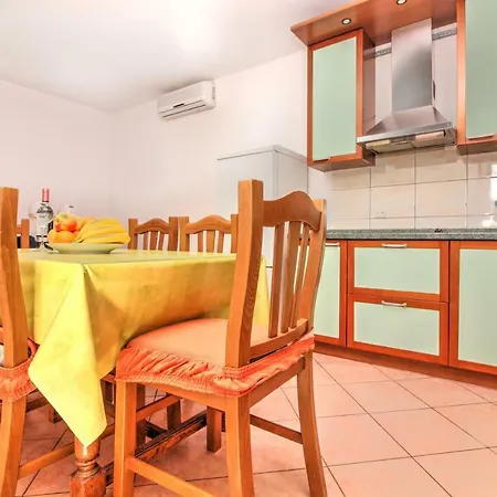 Apartman Divna 4 Vodice